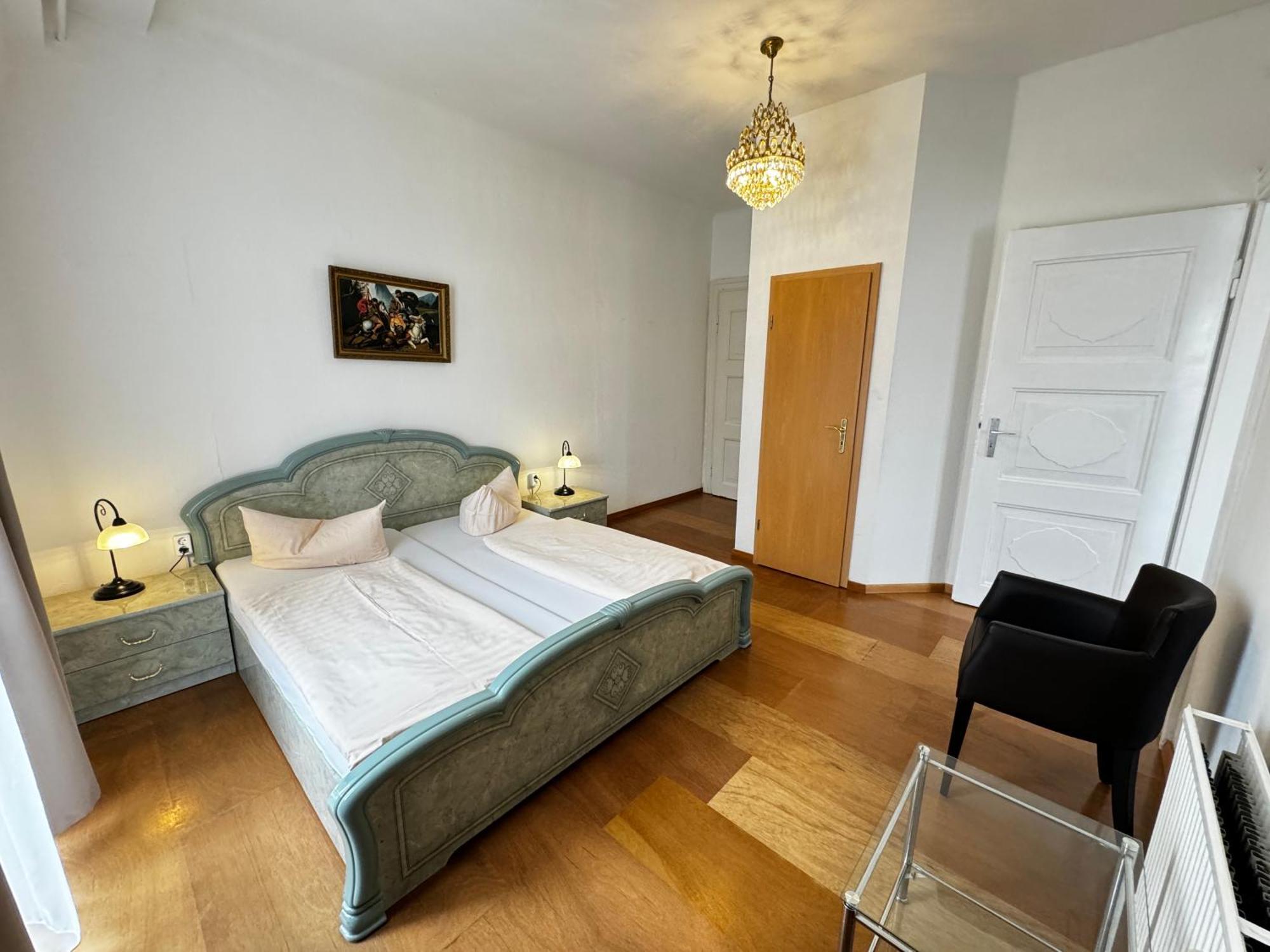 Hotel Zu Den Linden Дрезден Экстерьер фото