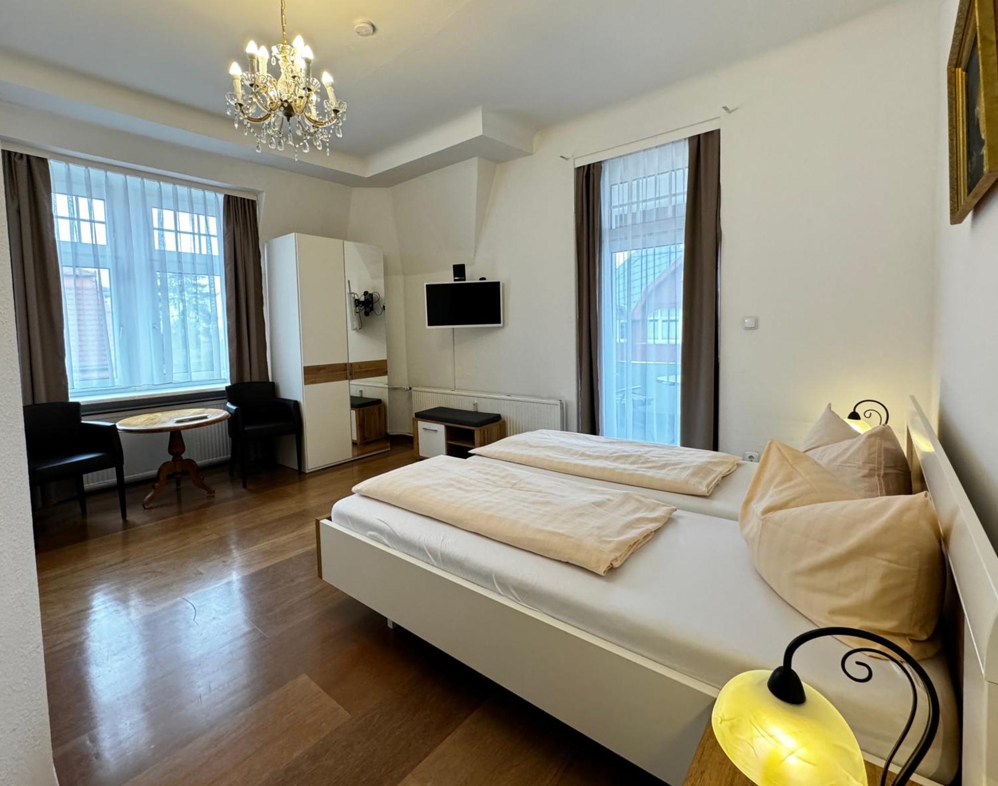 Hotel Zu Den Linden Дрезден Экстерьер фото