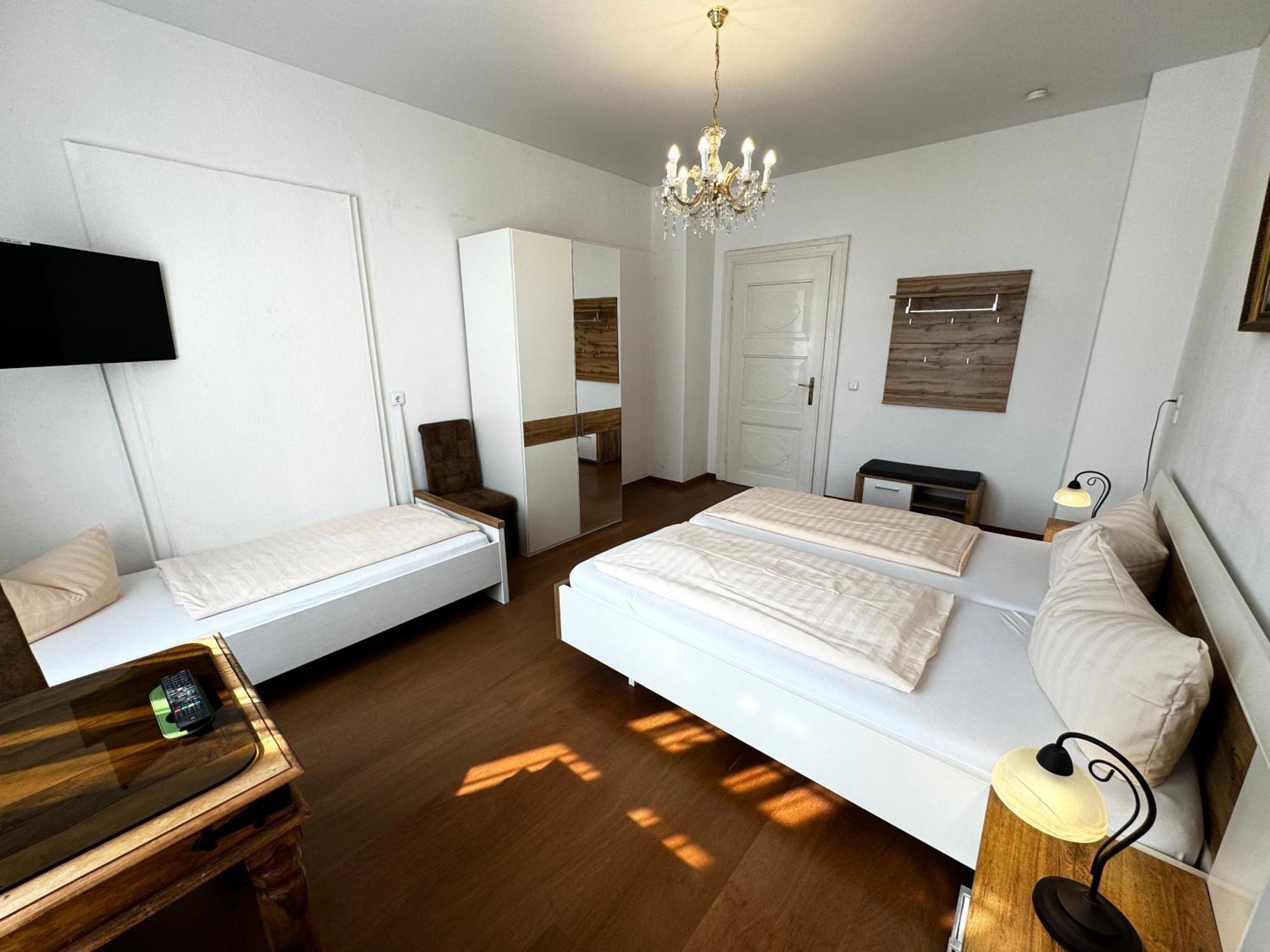Hotel Zu Den Linden Дрезден Экстерьер фото