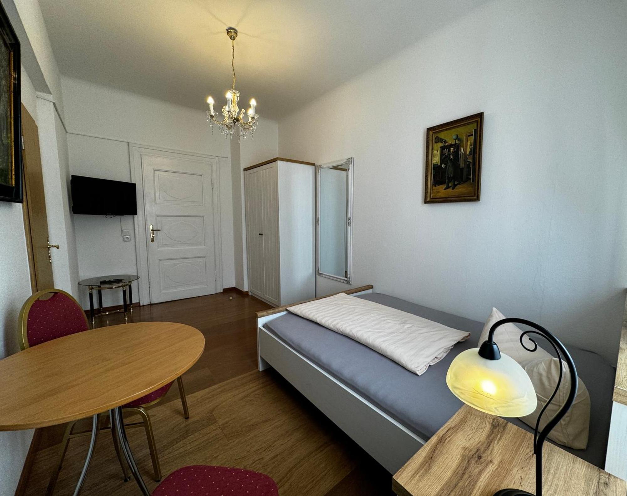 Hotel Zu Den Linden Дрезден Экстерьер фото